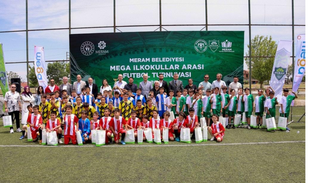 MERAM'DA FUTBOL COŞKUSU ZİRVE YAPTI: MİNİKLERİN BÜYÜK HEYECANI SAHAYA YANSIDI